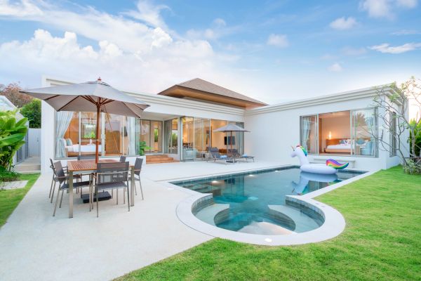 Pool Deck Pouring in Merced